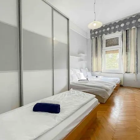 Spacious Retreat By Puskas Arena בודפשט