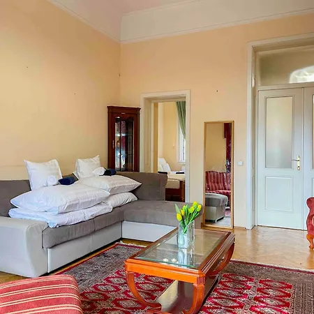דירה Spacious Retreat By Puskas Arena