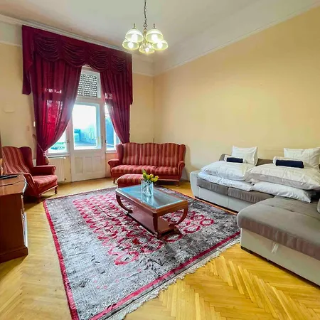 Spacious Retreat By Puskas Arena